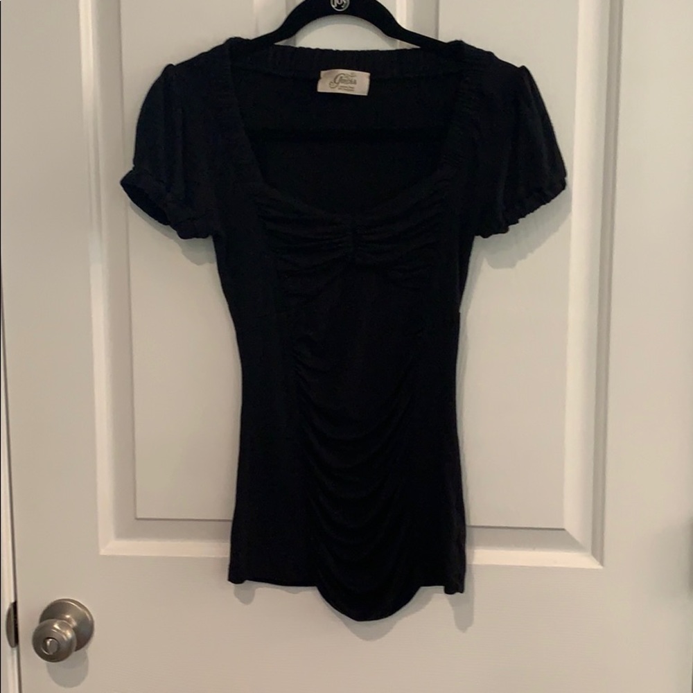 Form fitted Guess black top